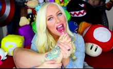 Tattooed Blonde Foot Fetish Webcam Video