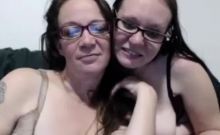 MATURE CAM GIRLS PLAY WITH EACHOTHER