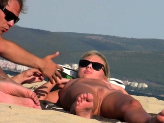 Awesome Nude Beach Females - SpyCam Close Up