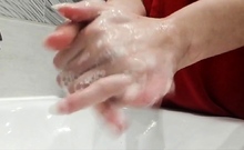 washing my hands for 30s before slapping my pussy