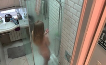 Filming my teen girlfriend naked in the shower